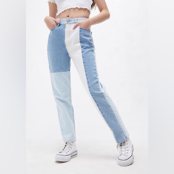 Pacsun Two Toned Light Wash Mom Jean - Picture 4 of 11